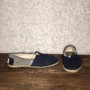 Toms Shoes